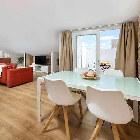 Wonderstays Maribel Apartment