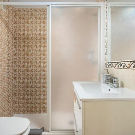 Wonderstays Maribel Apartment