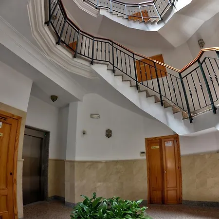Wonderstays Maribel Apartment