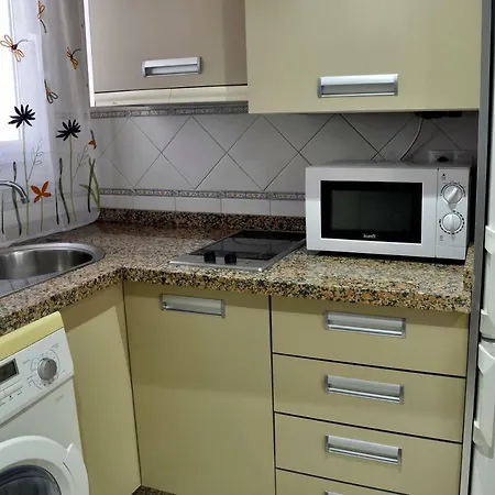 Wonderstays Maribel Apartment
